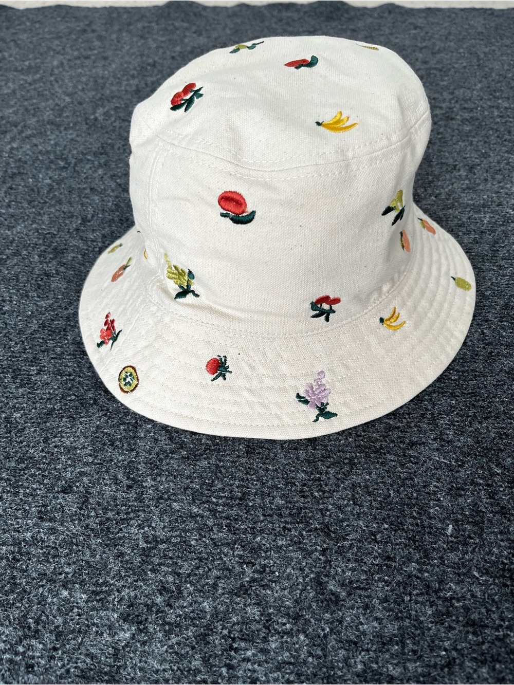 NWOT Madewell Fresca Fruit Embroidered Bucket Hat M/L size - Picture 2 of 5